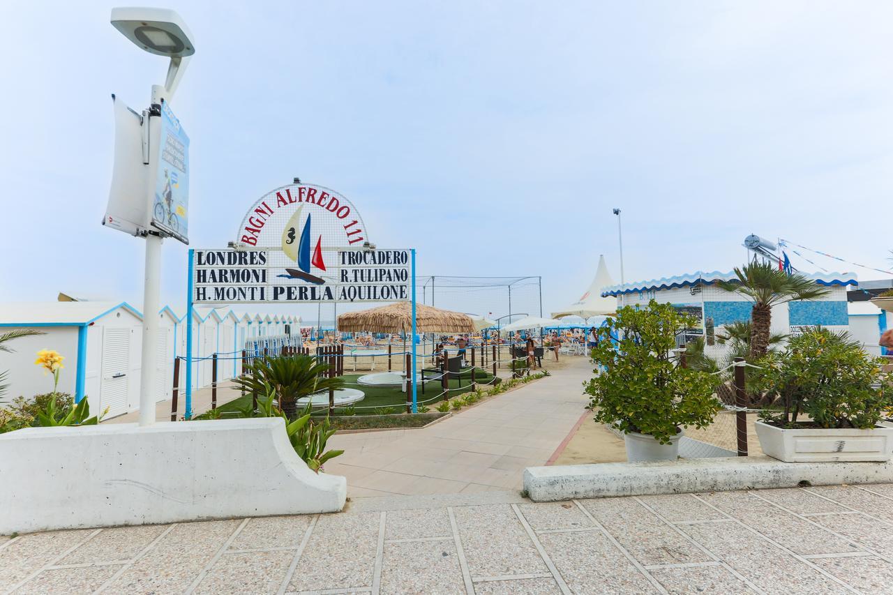 Quadruple Room - Beach Package,649209567:JPEG